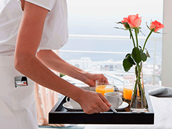 Gobernanta en habitación