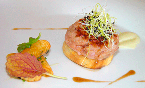 La hamburguesa de chivo lechal de el restaurante El Lago