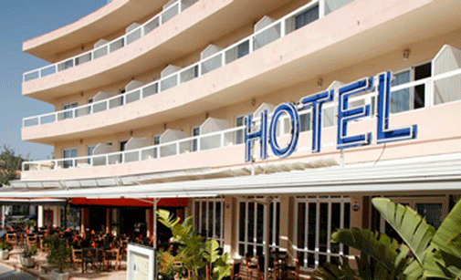 Fachada del hotel Santa Ponça