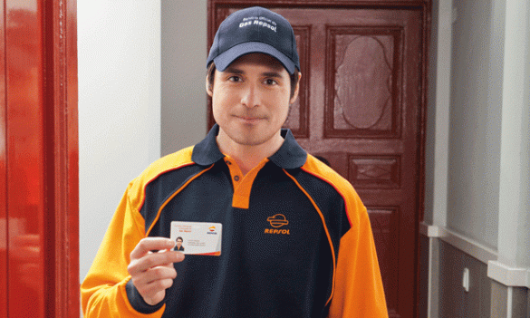 Técnico de Repsol con carnet de instalador