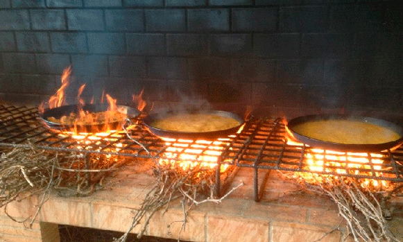 Good Rices elabora sus arroces artesanos con leña de sarmiento