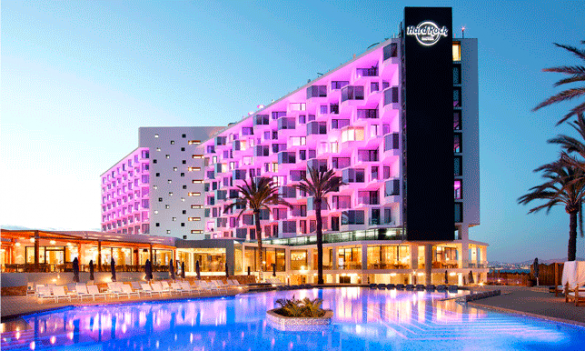 Fachada del Hard Rock Hotel de Ibiza