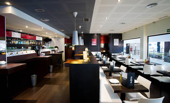 Barra de Pintxos es una cadena de cervecerías/restaurantes que ofrece pintxos y tapas tradicionales en un ambiente cuidado