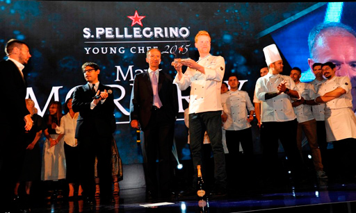 El irlandés Mark Moriarty recibe su premio