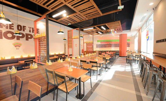 Comedor del restaurante Burger King de París