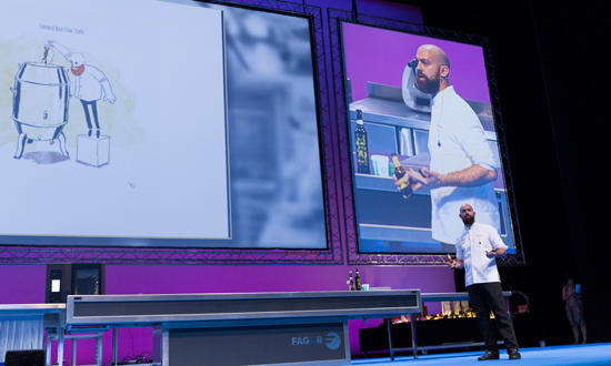 El chef Dave Pint, del Restaurante Burnt Ends, en Singapur, durante su ponencia
