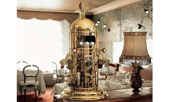 Máquina Elektra Belle Epoque en un restaurante