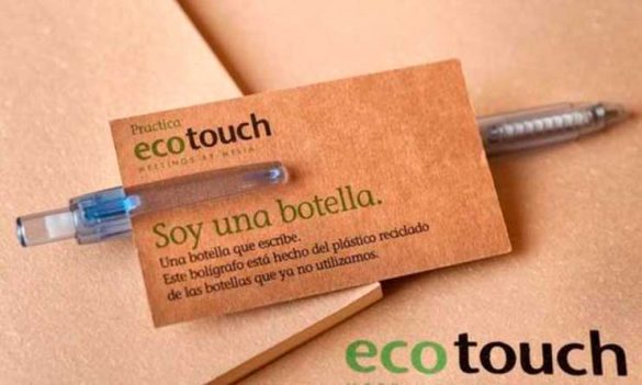 Bolígrafo reciclado en un evento Meliá