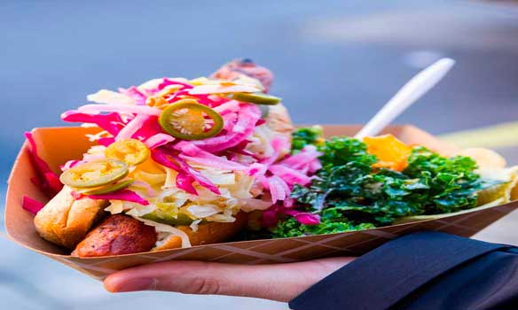 Plato de comida callejera