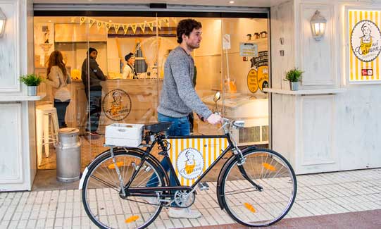 Exterior de un local Mamá Carmen