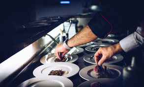 Chef trabajando en un restaurante