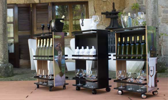 Minice Bar, un carrito compacto y móvil para servir bebidas. De Koala