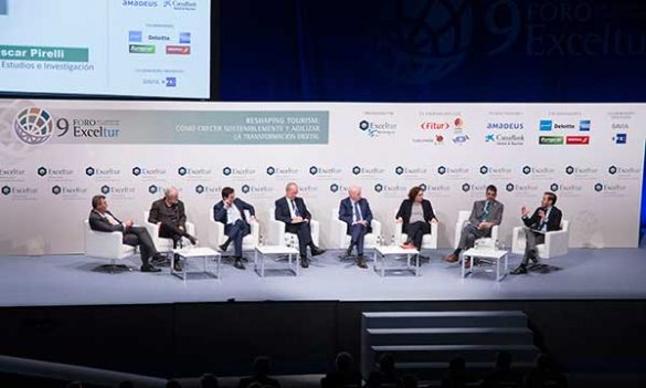 Ponentes en el en el 9º foro de liderazgo turístico de Exceltur, antesala de Fitur 2018