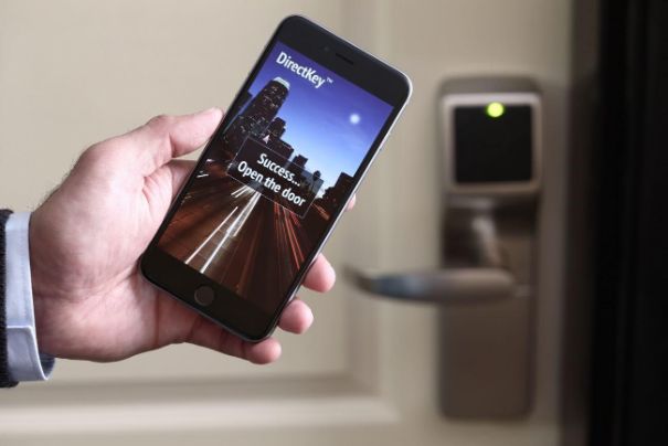 profesionalhoreca, smartphone para abrir la puerta del hotel