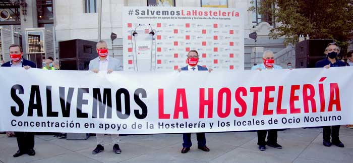 Profesionalhoreca. concentración de los hosteleros españoles en Madrid pidiendo #salvemoslahosteleria