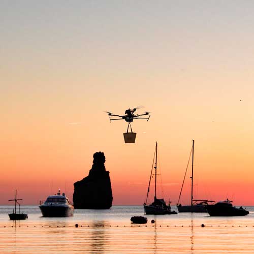 ProfesionalHoreca, entrega de comida a un yate con un dron de Drone to Yacht 