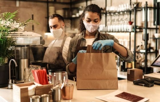 ProfesionalHoreca, preparando pedidos de delivery o comida a domicilio