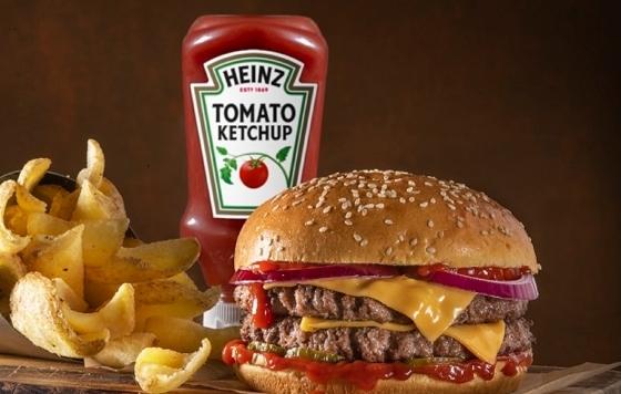 ProfesionalHoreca, La hamburguesa Heinzational Double Burger, que forma parte de la carta The Burger House by Heinz 