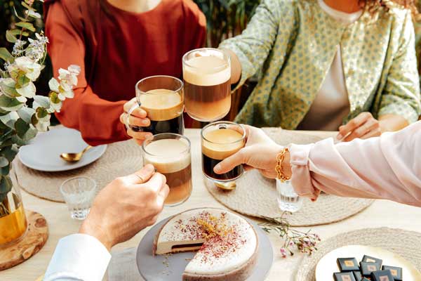 Profesionalhoreca, brindando con bebidas de café con leche de Nespresso Professional