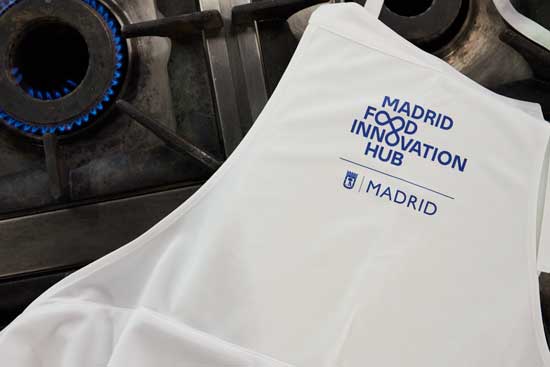 Profesionalhoreca, delantal antimanchas, diseñado para Madrid Food Innovation Hub
