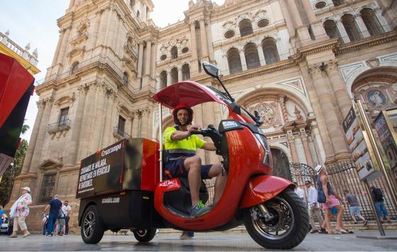 ProfesionalHoreca- vehículos cero emisiones de Heineken, Ciclomotor eléctrico de Cruzcampo en Málaga