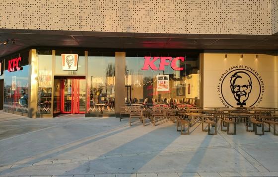 ProfesionalHoreca- El local KFC del centro comercial Parque Corredor, en Madrid