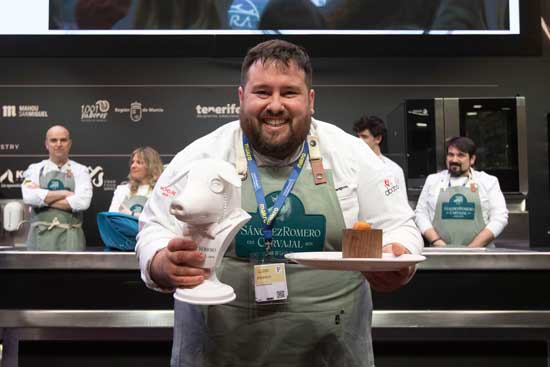 Profesionalhoreca, Madrid Fusión 2023, Juan Monteagudo, chef del restaurante Ababol, y su croqueta ganadora