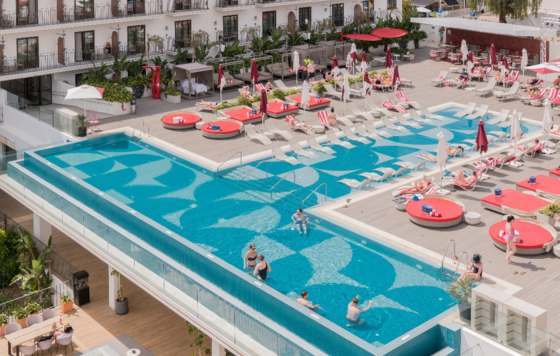 ProfesionalHoreca, piscina del hotel Hard Rock Marbella
