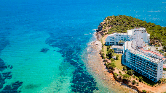 Profesionalhoreca, Vista aérea del hotel Sol Beach House Ibiza, que se convertirá en un Meliá