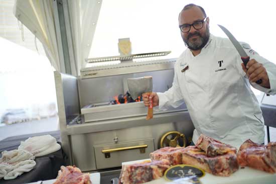 Profesionalhoreca, Mohamed El Hamdy, del restaurante La Tropical, el mejor parrillero. San Sebastián Gastronomika 2023,