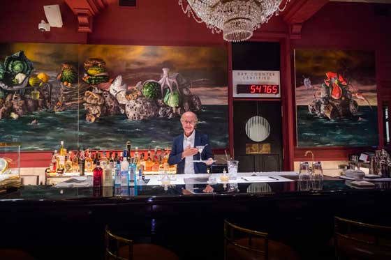 Profesionalhoreca, Javier de las Muelas tras la barra de Dry Martini Madrid