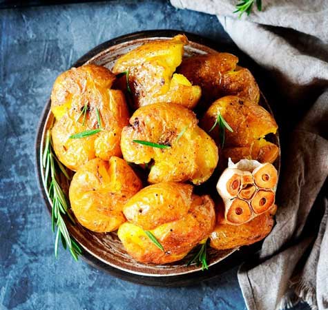 Profesionalhoreca, patata Princesa Amandine aplastada, con ajo y romero