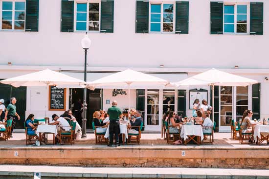 profesionalhoreca, terraza del Cafè Balear, en Menorca