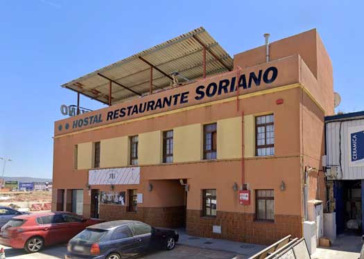 A subasta un hostal, un restaurante y tres locales comerciales en Los Barrios (Cádiz)
