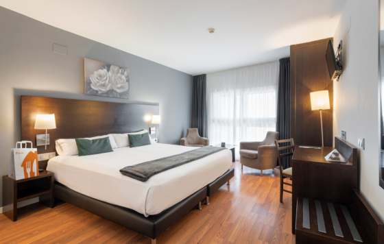 Profesionalhoreca, habitación de Alda Hotels con room service con delivery de Just Eat
