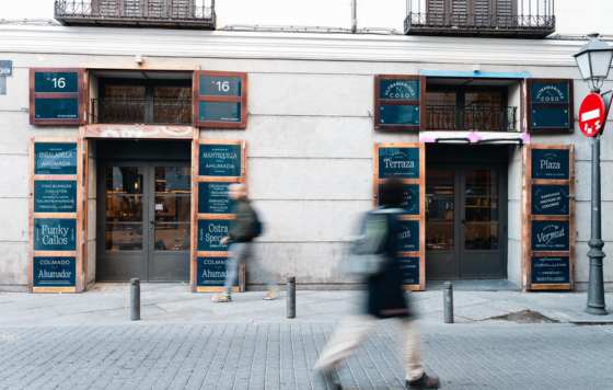 ProfesionalHoreca- faclada de 
 Ultramarines del Coso, del Grupo Lamucca, 