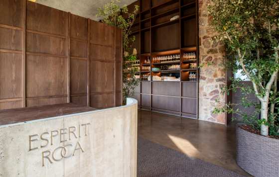 ProfesionalHoreca- entrada al restaurante Esperit Roca