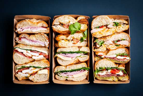 Profesional Horeca, persentación de diferentes sandwich croissants de Vandemoortele