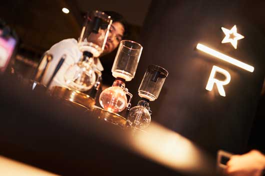 Profesional Horeca, barista de Starbucks Bernabéu