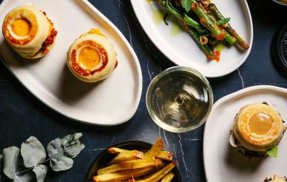 ProfesionalHoreca- platos dl restaurante Alegal en Valencia, con sello Dani García,