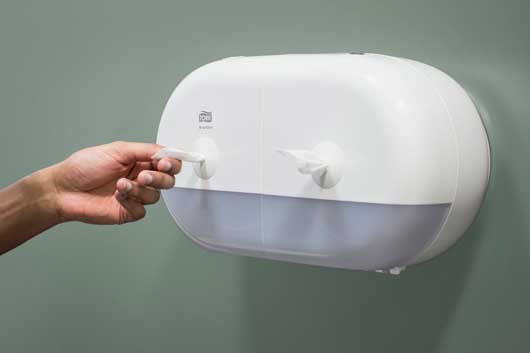 Profesional Horeca, dispensador de papel higiénico Tork SnartOne