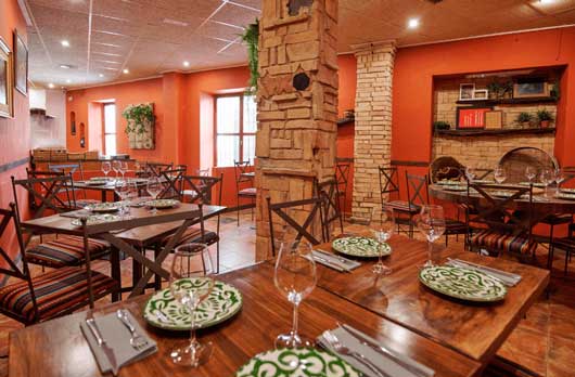 Profesional Horca, asador Las Brasas de las Tascas, en Murcia, asociado a Abrasador