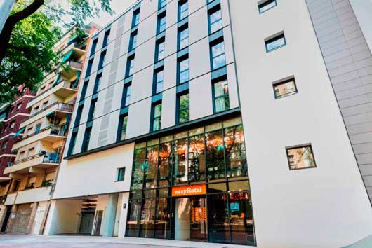 Profesional Horeca, fachada del EasyHotel Barcelona La Sagrera