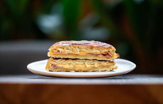 ProfesionalHoreca- sandwich tostado mixto de Tostado Café Club Madrid