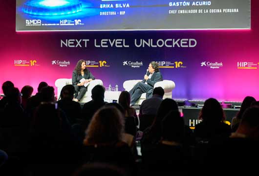 Profesional Horeca, Erika Silva, directora de congreso de HIP, entrevista a Gastón Acurio