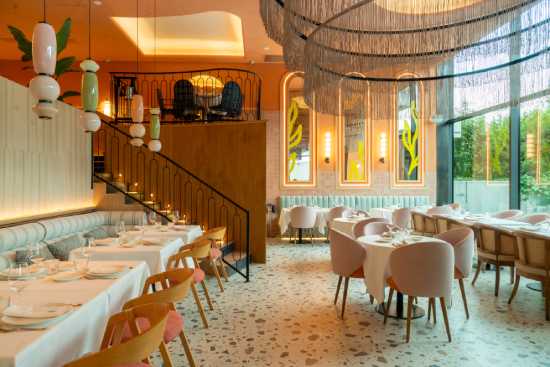 Profesional Horeca, sala principal del restaurante Almara