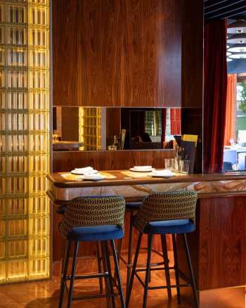 Profesional Horeca, entrada de Gloria, restaurante de Oveja Negras Company en Sevilla