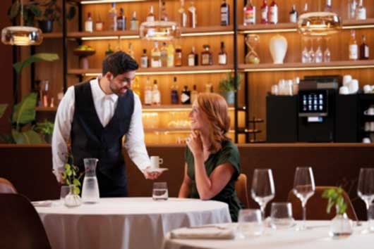 Profesional Horeca, La máquina de café New A Line se integra a la perfección en cualquier espacio