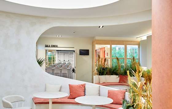 Profesional Horeca, lobby del hotel Vincci Marítimo de Barcelona, de Vincci Hoteles.