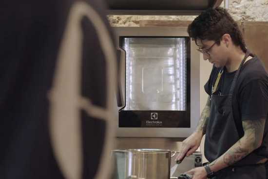 Profesional Horeca, horno de Electrolux Professional en la cocina del restaurante Aponiente